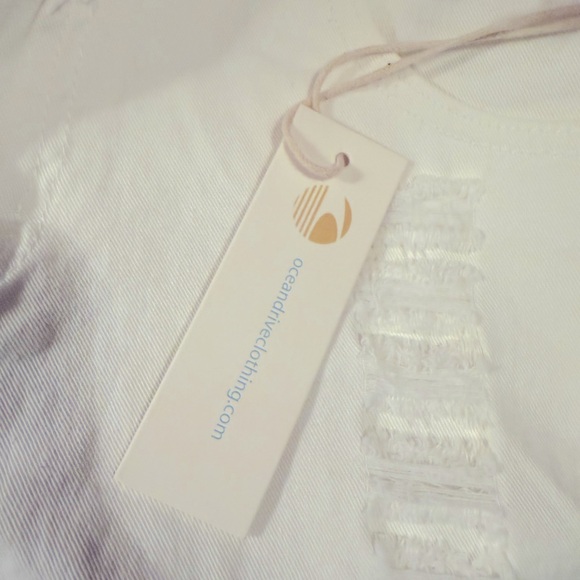 Ocean Drive white denim shorts new with tags. Smoke free distressed size 9 tts - Picture 6 of 6